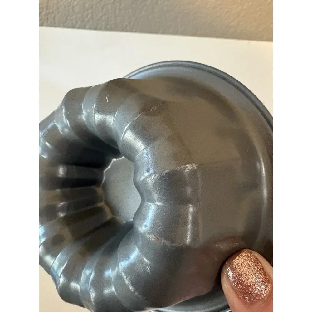 4 Mini Bundt Cake Pans Small Individual Nonstick 4.5 